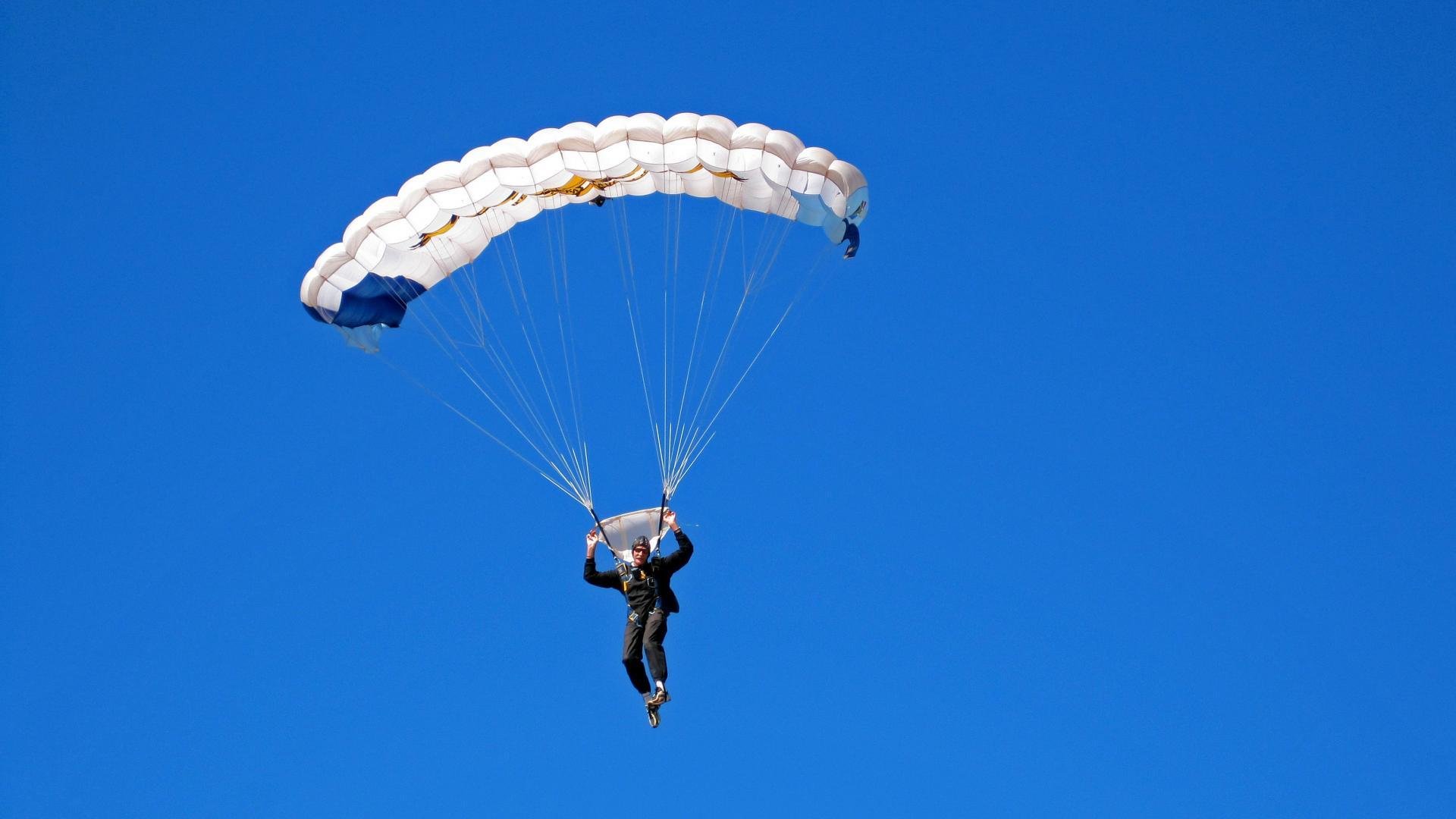 贝尔哈德·福特：为全黑队带来更多进攻选择的战术大师，贝尔福特ufc